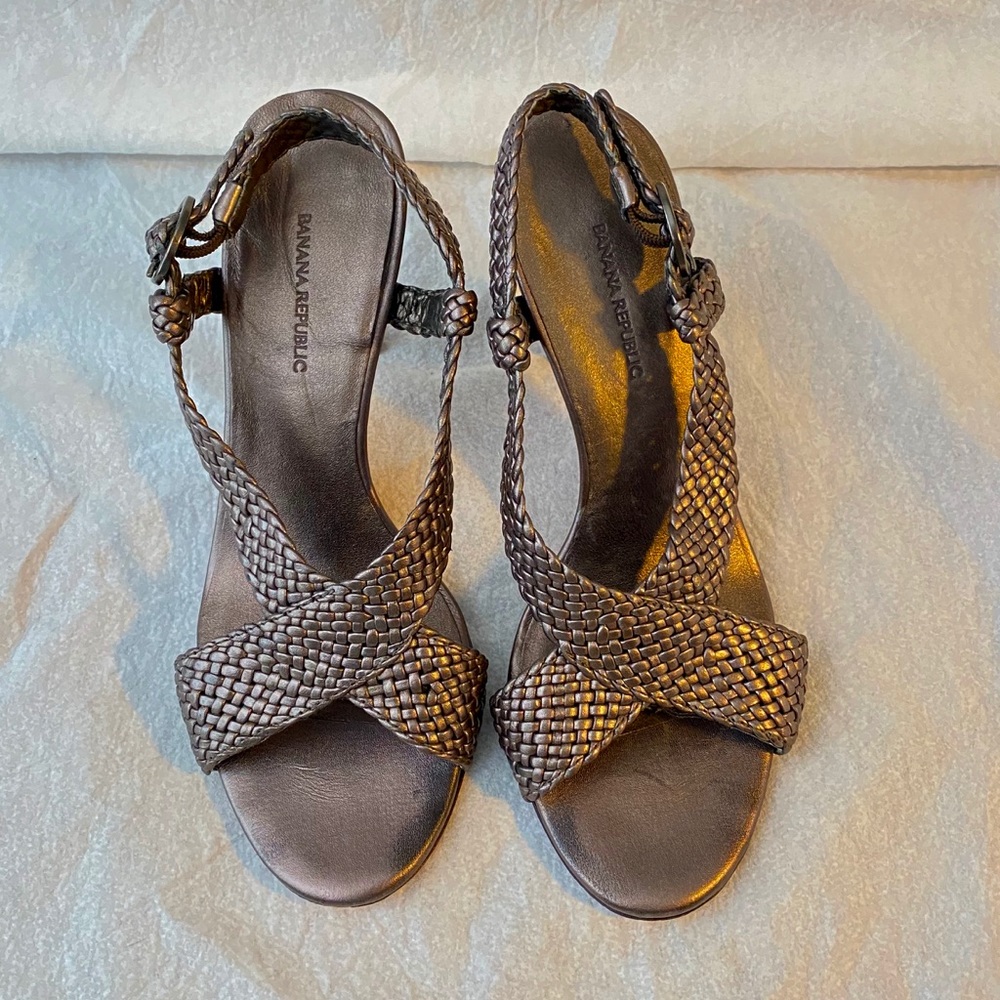 Banana Republic Crisscross BronzeLeather Heels - 6